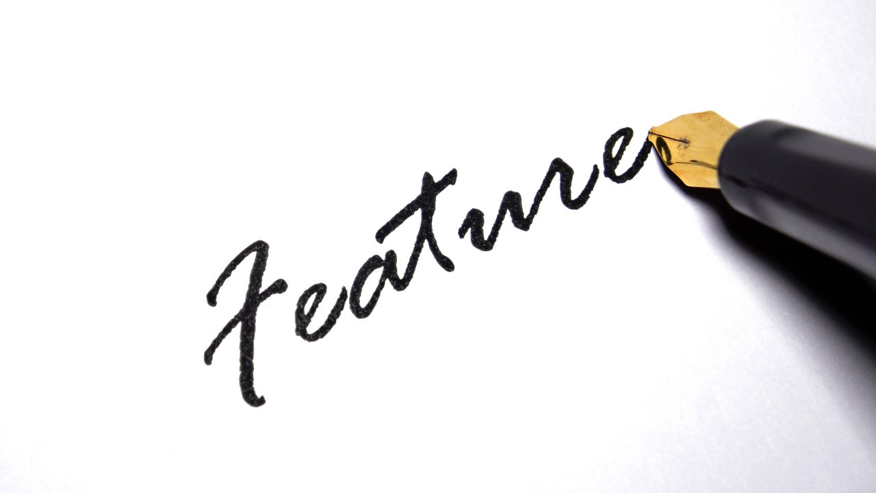 featureの文字とペン