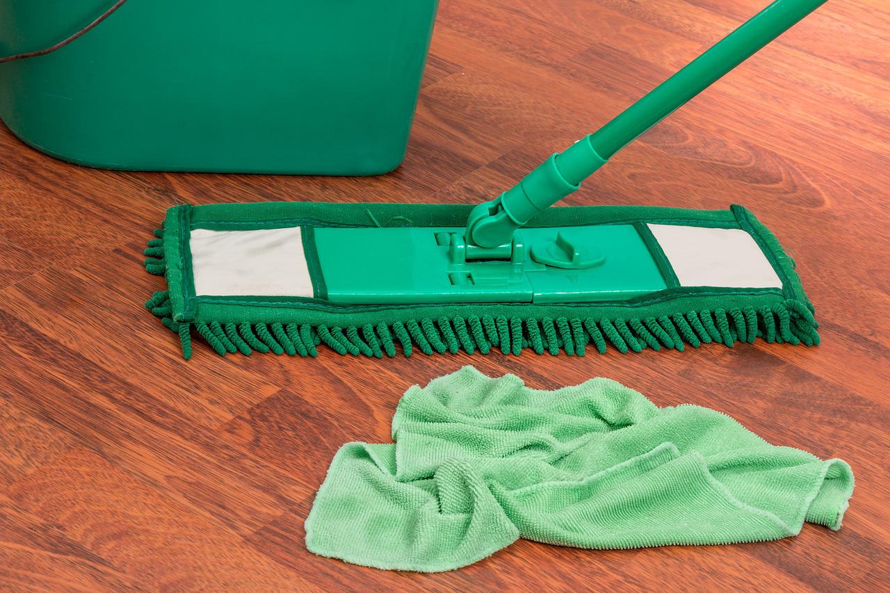 グリーンの掃除道具