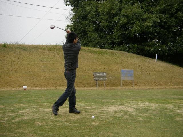 チキンゴルフでゴルフを練習